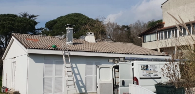 <br />
<b>Deprecated</b>:  htmlspecialchars(): Passing null to parameter #1 ($string) of type string is deprecated in <b>/home/u272898465/domains/renovation-millau.fr/public_html/templates/galerie.php</b> on line <b>351</b><br />
