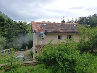 <br />
<b>Deprecated</b>:  htmlspecialchars(): Passing null to parameter #1 ($string) of type string is deprecated in <b>/home/u272898465/domains/renovation-millau.fr/public_html/templates/galerie.php</b> on line <b>351</b><br />
